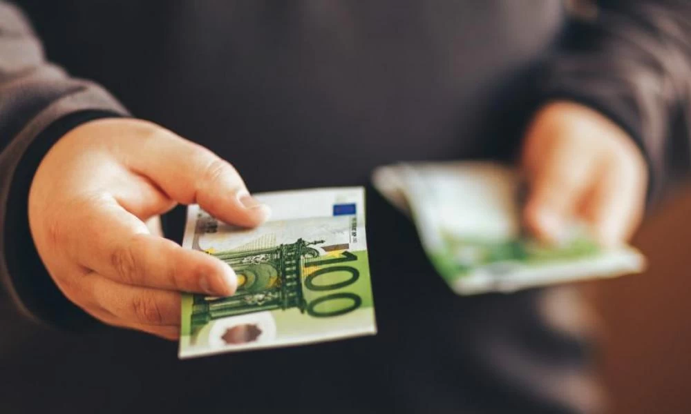 Επίδομα 250 ευρώ: Δικαιούχοι μόλις ο ένας στους τέσσερις συνταξιούχους – Πότε θα καταβληθεί